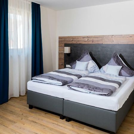 Landhotel Zum Adler Oberbechingen Dış mekan fotoğraf