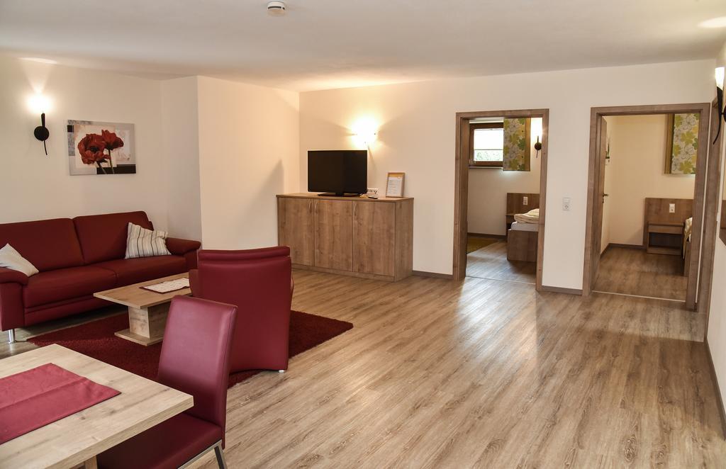 Landhotel Zum Adler Oberbechingen Dış mekan fotoğraf