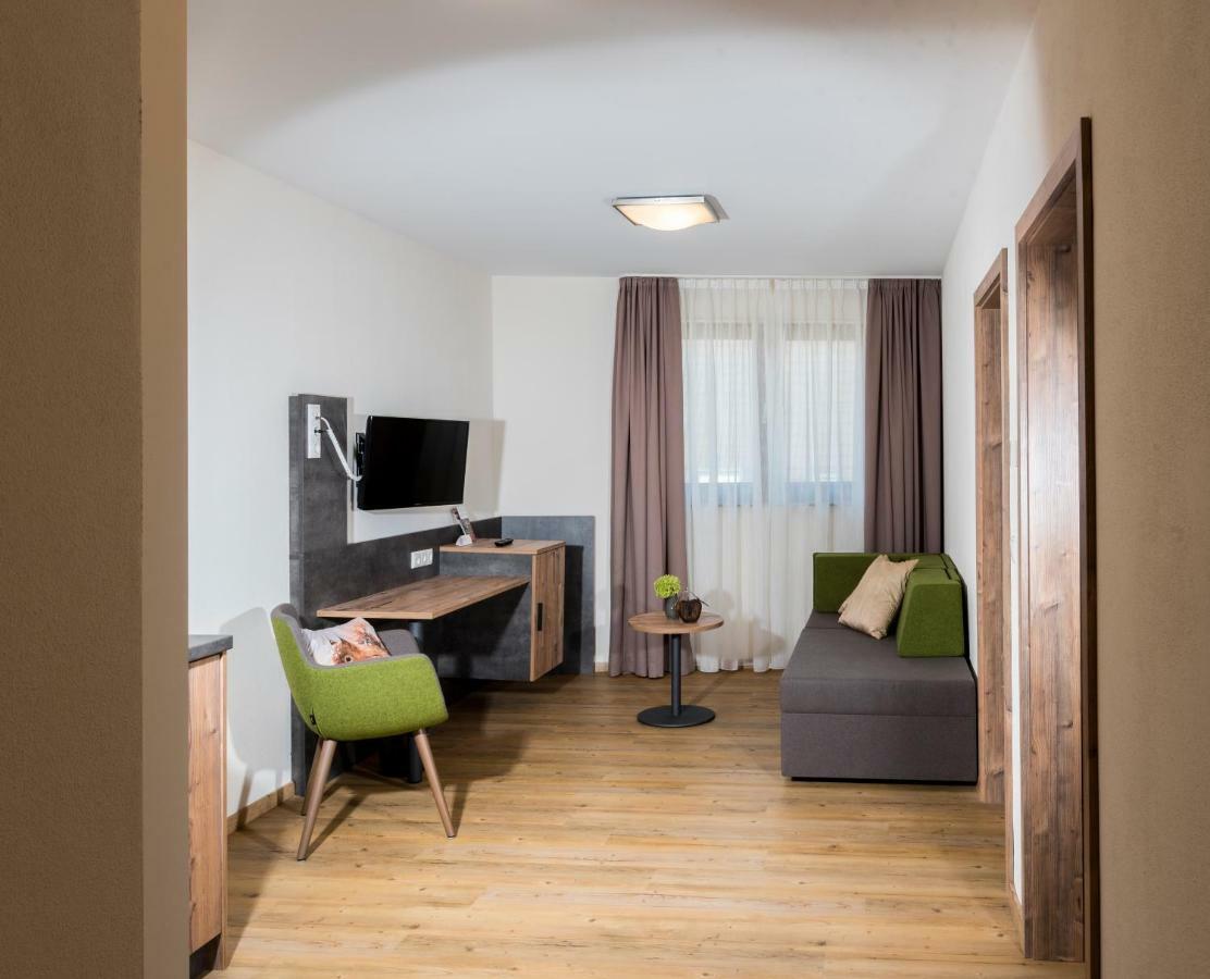 Landhotel Zum Adler Oberbechingen Dış mekan fotoğraf
