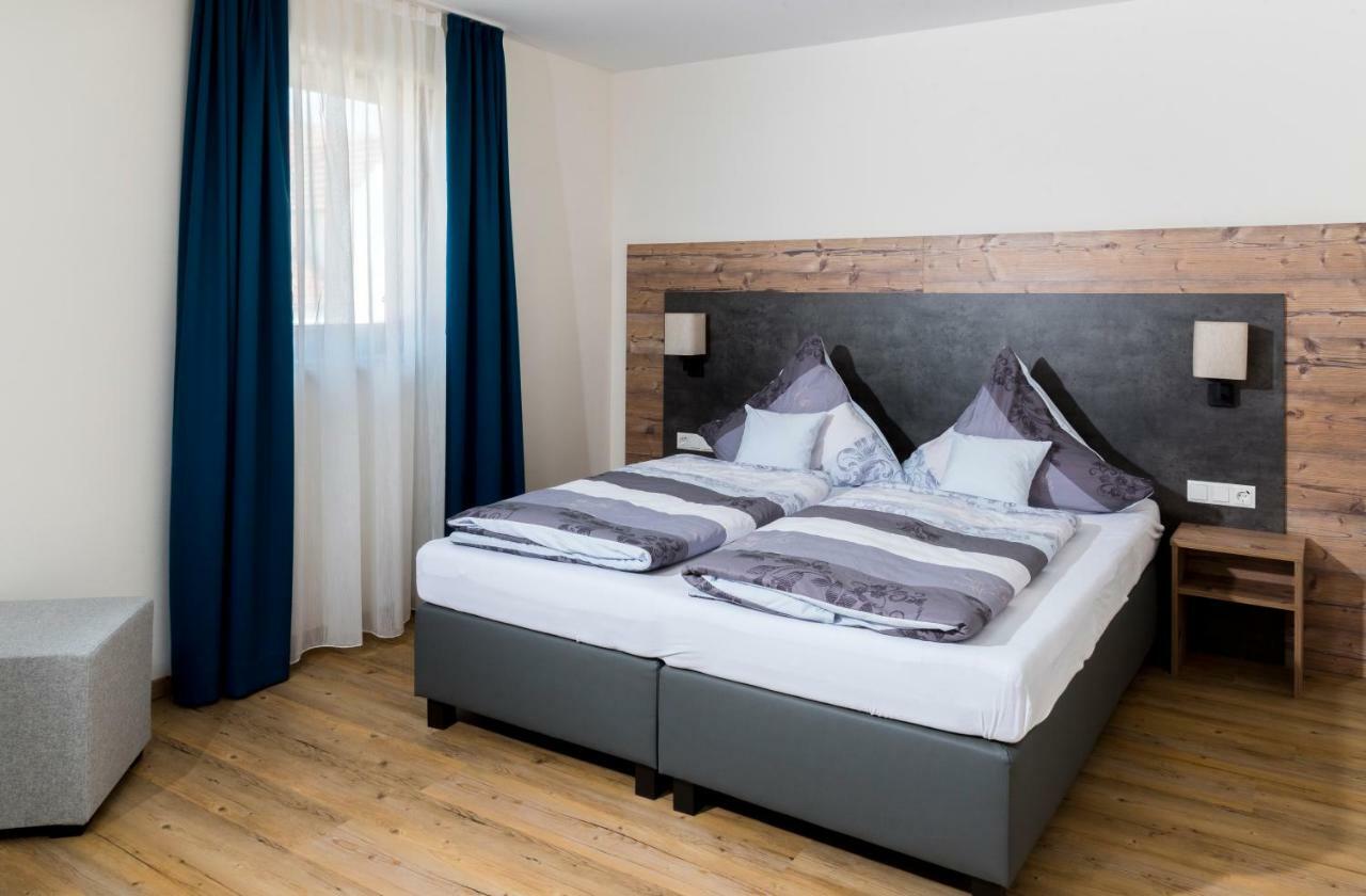 Landhotel Zum Adler Oberbechingen Dış mekan fotoğraf